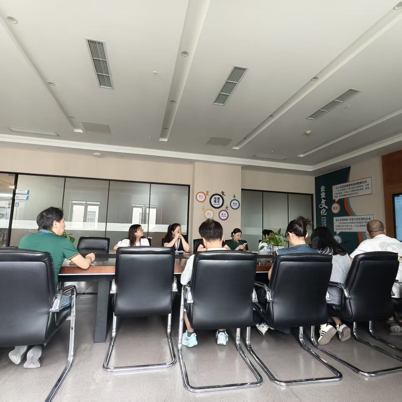 Kepiye diskusi internal biasa mbantu SEAVER ngoptimalake desain lan biaya mesin kopi ngarep kanggo jaban rangkah global